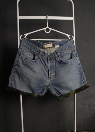 Стильні джинсові шорти burton з камо вставкам