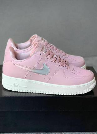 Женские кроссовки розовые nike air force 1 low pink