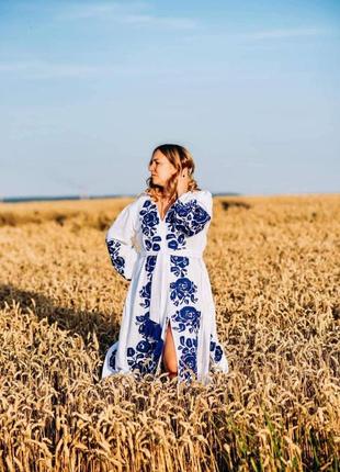 Изысканное дизайнерское вышитое платье