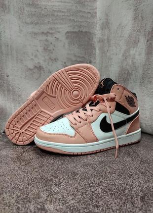 Женские кроссовки nike air jordan 1 retro high pink/white7 фото