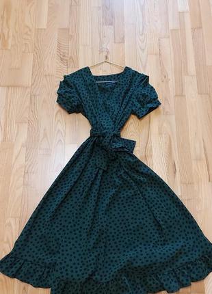 Платье зеленое в горошек1 фото