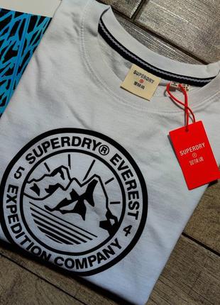 Жіноча бавовняна модна футболка superdry в білому кольорі розмір xl3 фото