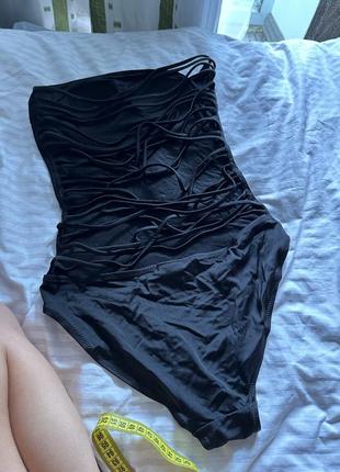 Купальник с красивой спинкой сплошной