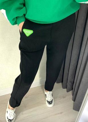 Штаны спортивные в стиле prada черные зеленые двухнитки2 фото