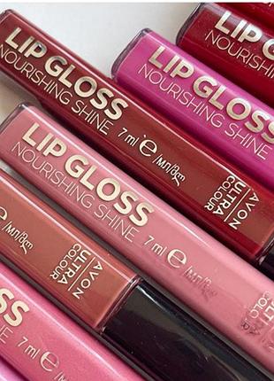 Питательный блеск "ультра" в оттенке "кокетный розовый".