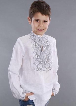 Сорочка вишиванка для хлопчика з сірим орнаментом