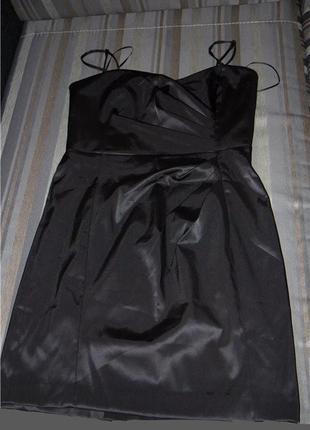 Черное атласное платье mango с декоративной молнией сзади для торжеств.2 фото