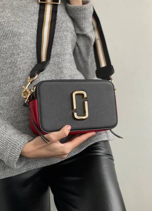 Чорна червона сумка клатч marc jacobs logo black&red snapshot crossbody, маленька сумка через плече9 фото