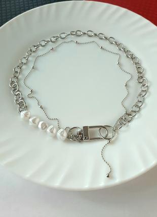 Комбинированное ожерелье цепочка с жемчугом (имитация) массивная застежка - карабин серебристая цепь чокер серебряный белый кулон жемчужины бусы7 фото