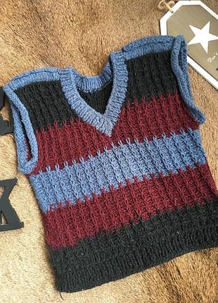 Безрукавка вязанная