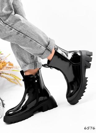Распродажа  ботинки женские  40рр fela черные деми