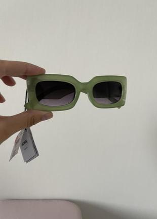 Стильные зеленые очки10 фото