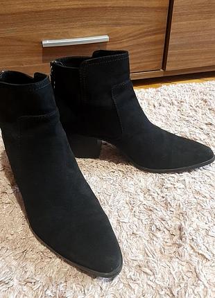 Стильные замшевые ботинки bershka