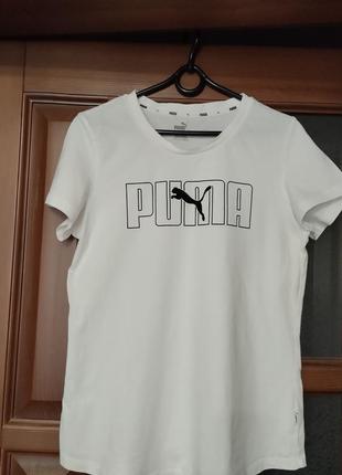 Женская футболка бренда puma