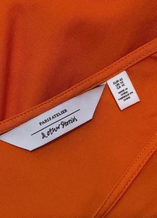 Яркое оранжевое платье на запах & other stories4 фото