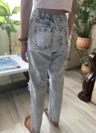 Стильные джинсы мом, джинсы с рваностями на 11 лет10 фото