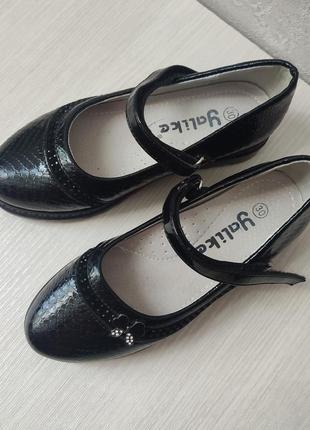 Туфли черные лаковые на девочку, 30 размер4 фото