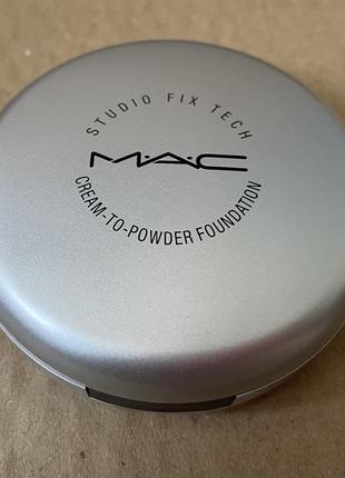 Mac studio fix tech cream-to-powder компактна тональна основа для обличчя nw10, 10gr