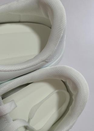 Белые кроссовки на широкую ножку2 фото