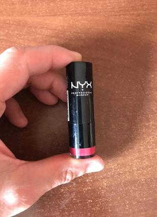 Губная помада nyx extra creamy round lipstick 4 г  №599 (fire)