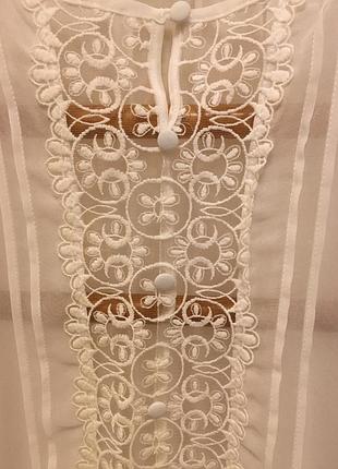 Огромный выбор красивых блуз и рубашек.