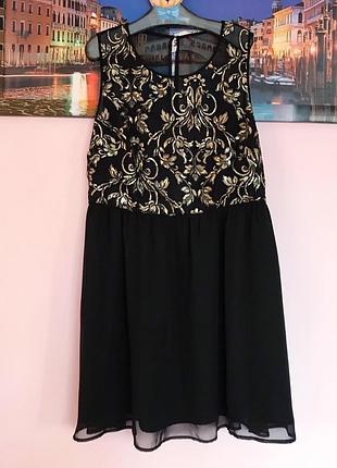 Нарядное платье в пайетки