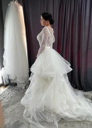 Стильное свадебное платье рыбка с шлейфом7 фото