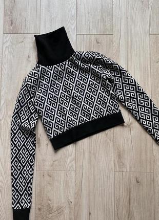 Гарний светр під горло укорочений чорно-білий с 8