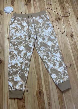 Спортивные штаны champion tie died из новых коллекций