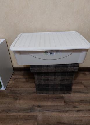 Контейнер с крышкой 27 л пластик