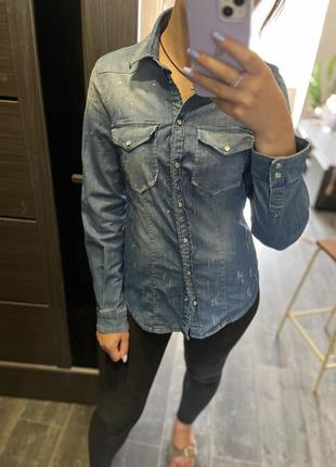 Джинсовая рубашка бренда liu.jo.