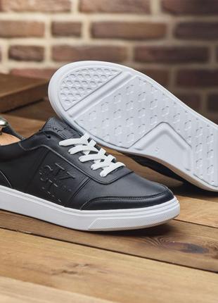 Чоловічі шкіряні кросівки/кеди calvin Юбка klein, молодежные кеды/ кроссовки чорні на білій підошві1 фото