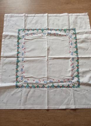 Вишита скатертина