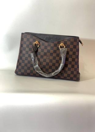 Популярная женская сумочка бренда louis vuitton