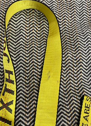 Жовтий пояс ремінь з надписами urban outfitters4 фото