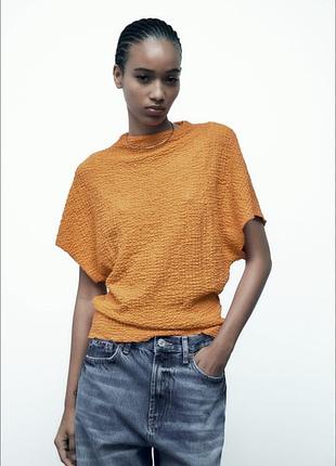 Елегантна футболка zara