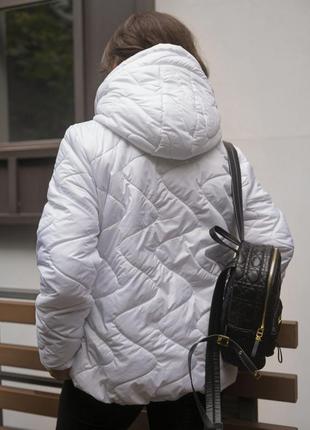 Женская демисезонная осенняя куртка курточка короткая белая черная стеганая стеганая на осень весна накладной платеж купить3 фото
