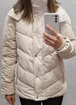 Новая женская бежевая демисезонная куртка с капюшоном the outerwear спереди 2 кармана.3 фото