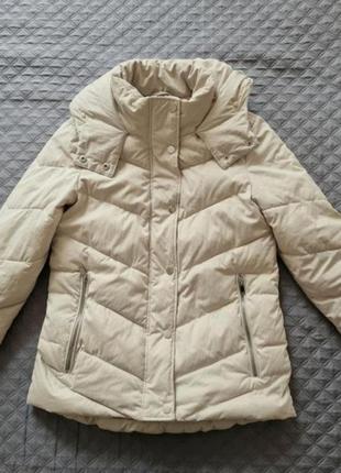 Новая женская бежевая демисезонная куртка с капюшоном the outerwear спереди 2 кармана.