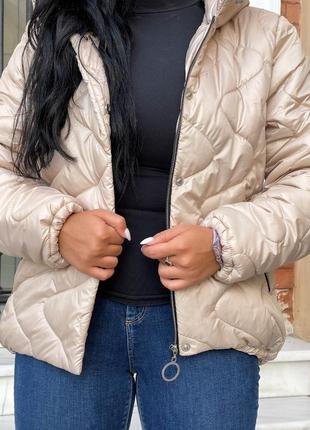 Женская демисезонная осенняя куртка курточка короткая белая черная стеганая стеганая на осень весна накладной платеж купить4 фото
