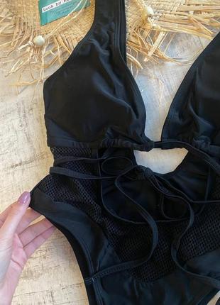 Женский сдельный купальник монокини с сеткой черный3 фото