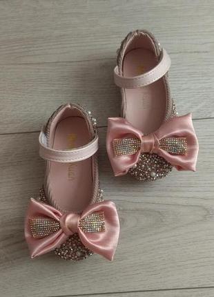 Новые нежные нарядные туфельки для девочки принцессы стелька 15,5 см