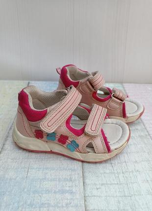 Босоніжки на дівчинку розмір 22