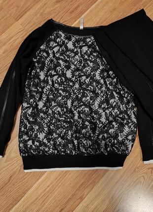 Жіночий костюм