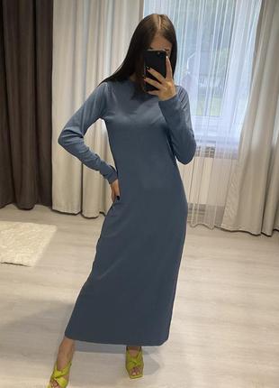 Длинное платье с шнуровкой на спине