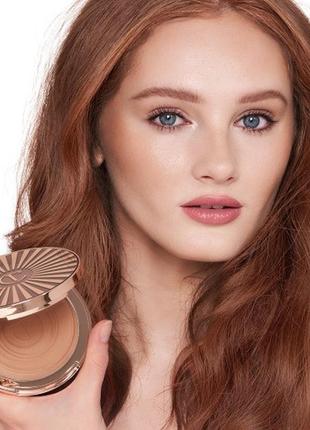 Бронзер charlotte tilbury beautiful skin sun-kissed glow bronzer в оттенке 01 fair , 21 гр.