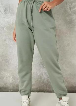 Утепленные оливковые спортивные штанишки misguided размер 36 s3 фото