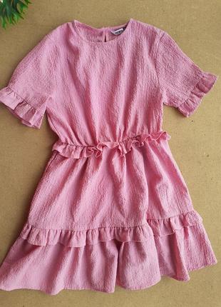Стильное розовое платье жатка на 8-9 лет жатка ткань