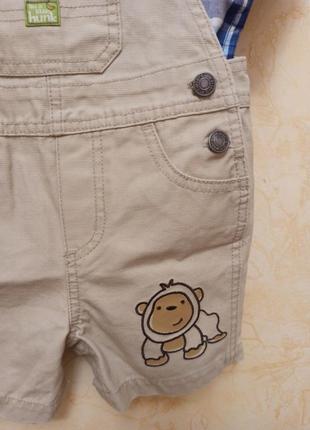 Комплект на мальчика 6-12 месяцев хлопковая рубашка катоновый комбинезон на лямках2 фото