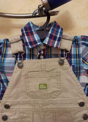 Комплект на мальчика 6-12 месяцев хлопковая рубашка катоновый комбинезон на лямках4 фото